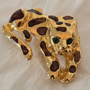 Vintage Gold Tone Leopard Cheetah Pin Brooch Green Eyed Rhinestones